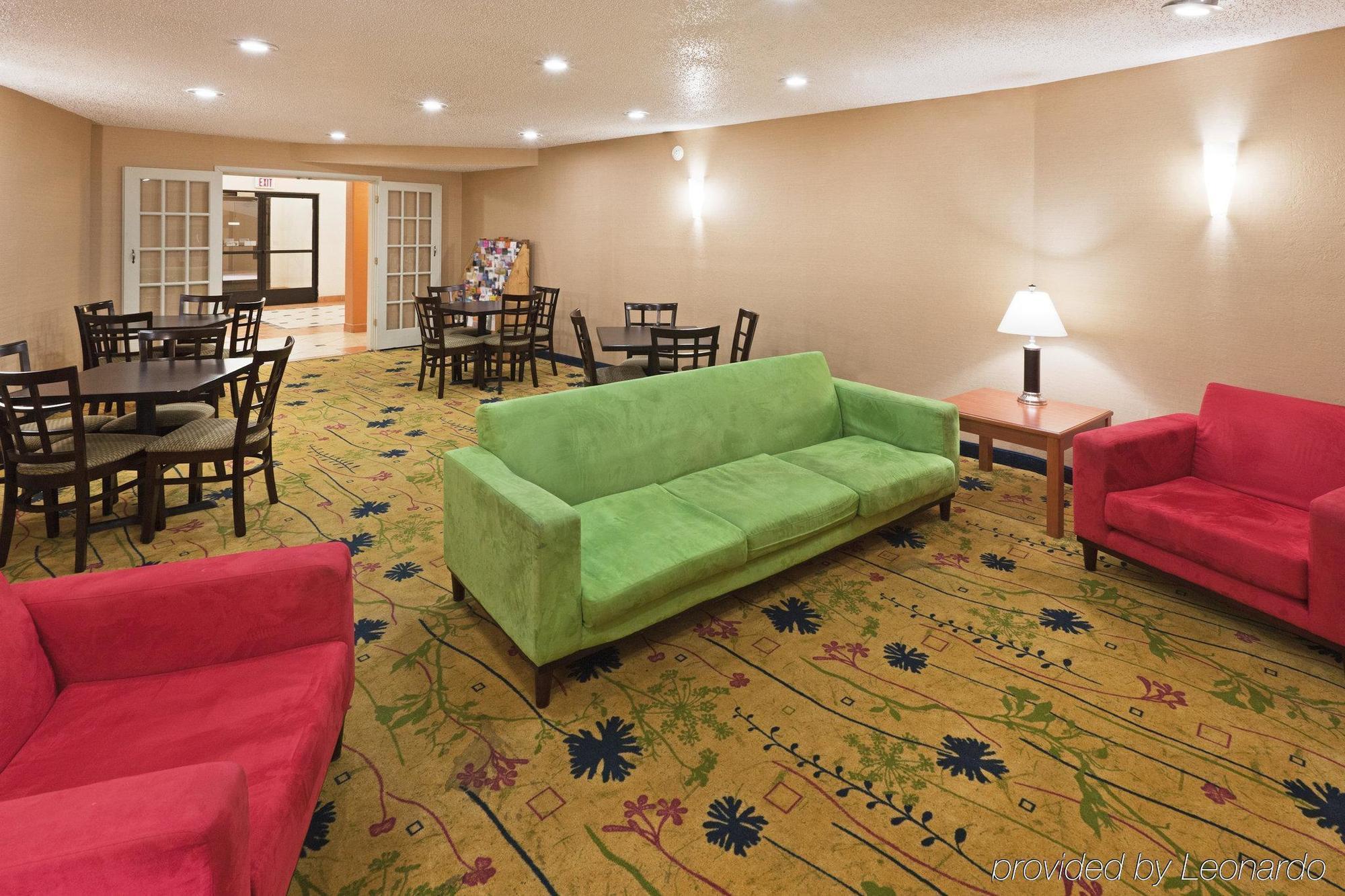 Ramada By Wyndham Santa Fe Hotel Interior photo