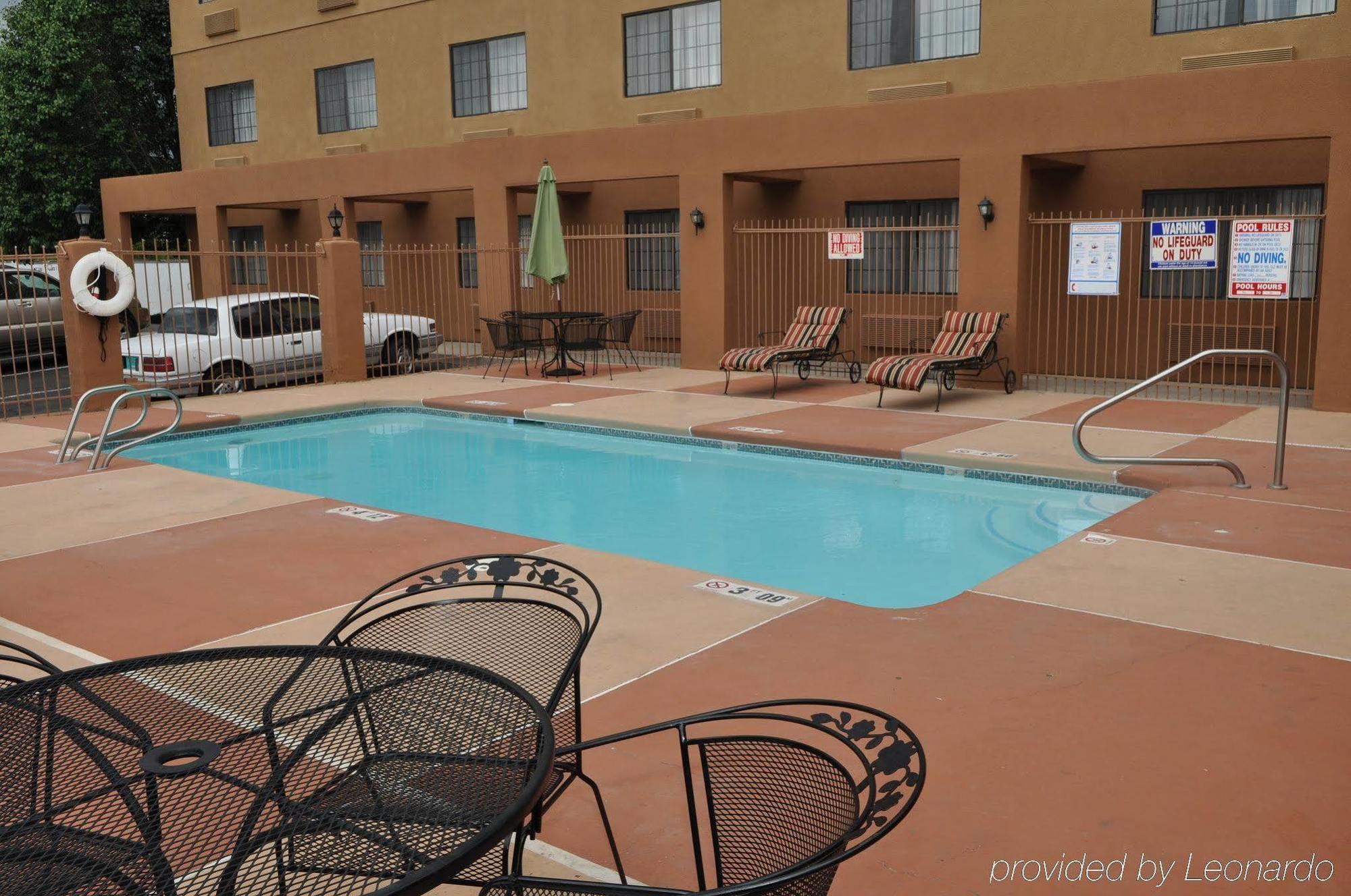 Ramada By Wyndham Santa Fe Hotel Facilities photo