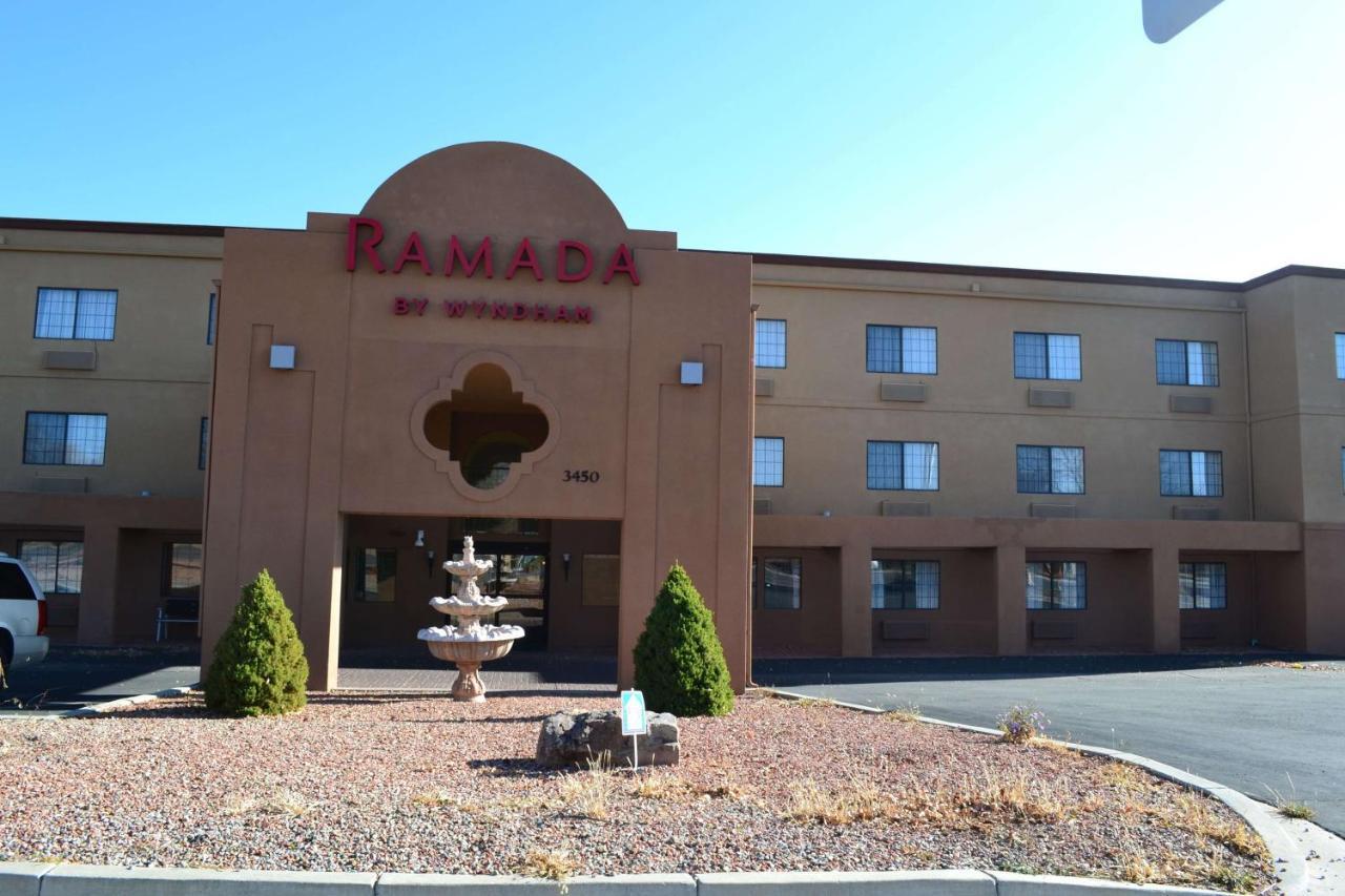 Ramada By Wyndham Santa Fe Hotel Exterior photo